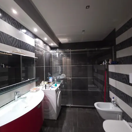 888 Center Apartment